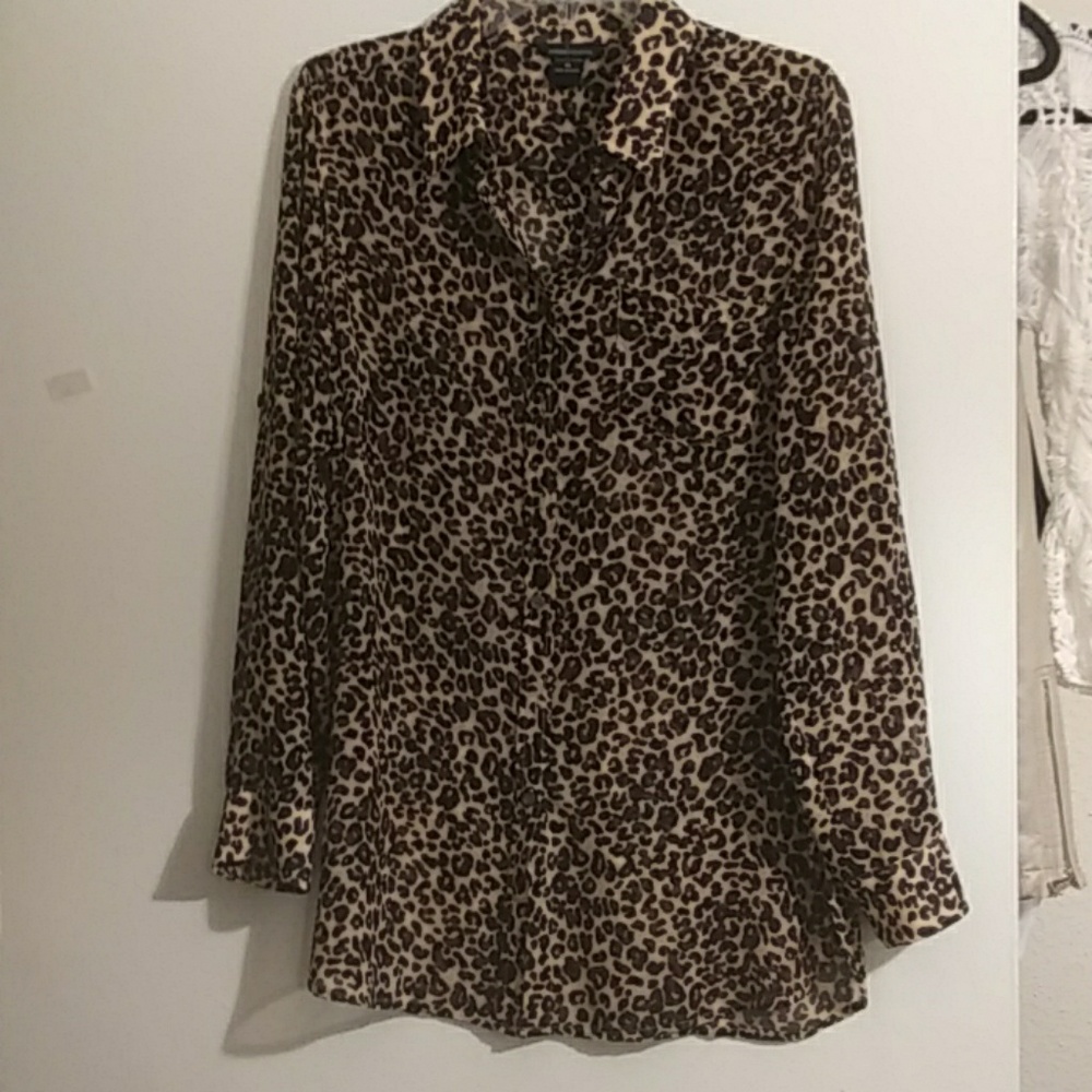Leaperd very sheer blouse